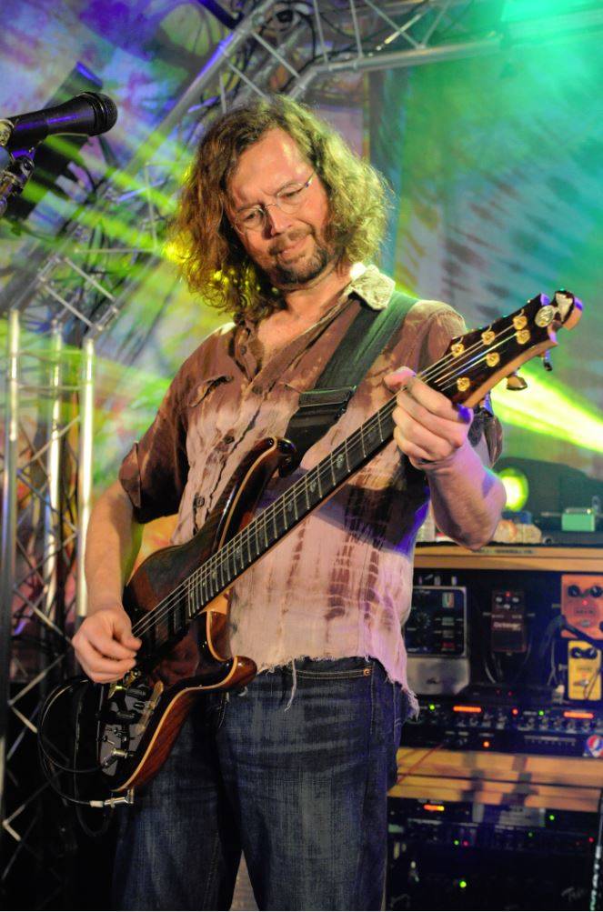 Furthur guitarist plays at Alice’s