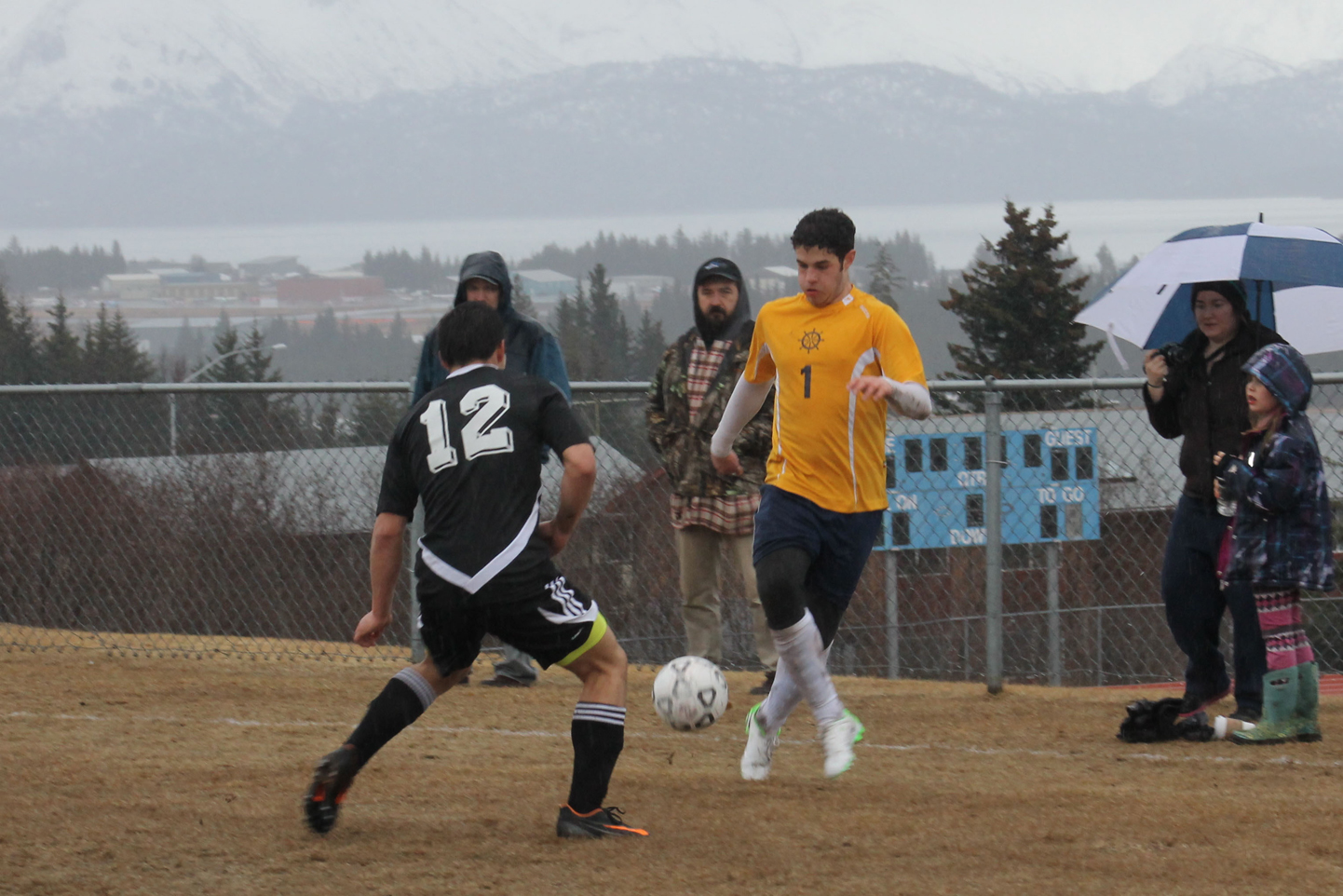 AFS foreign exchange student Manuel Spigno controls the ball for the Mariners during soccer action against Nikiski last week. Both the Mariners’ boys and girls teams shut out the Bulldogs.-Photo by Angelina Skowronski