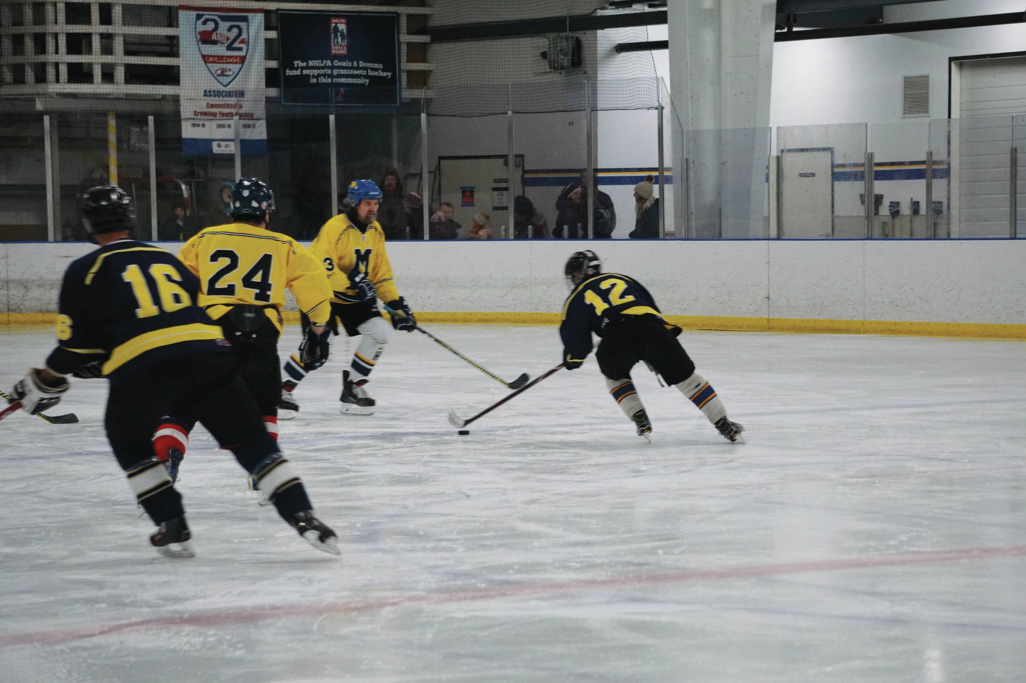 Mariner alums reunite in hockey game