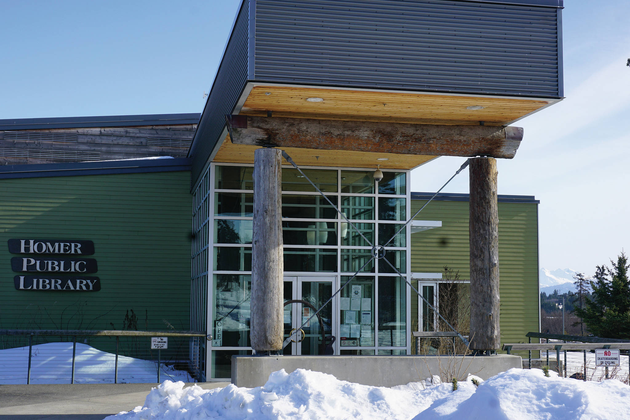 The Homer Public Library is closed on March 16, 2020, in Homer, Alaska. (Photo by Michael Armstrong/Homer News)