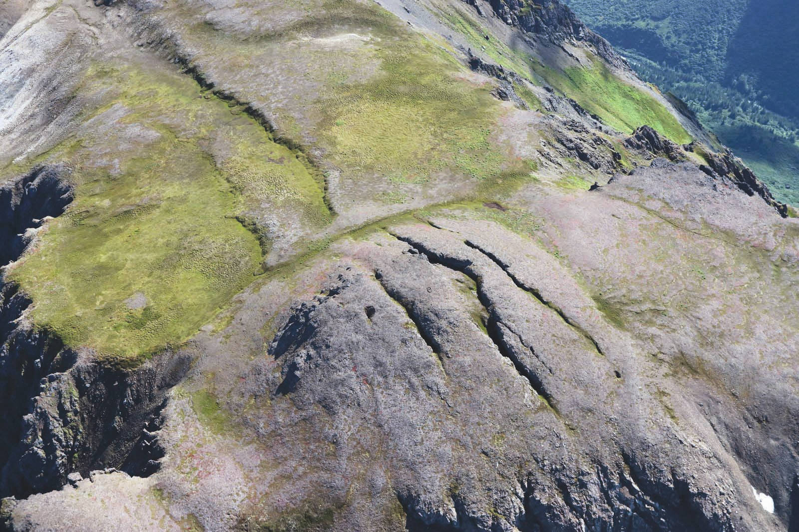 Refuge Notebook: Landslides awakening in our glaciated mountains