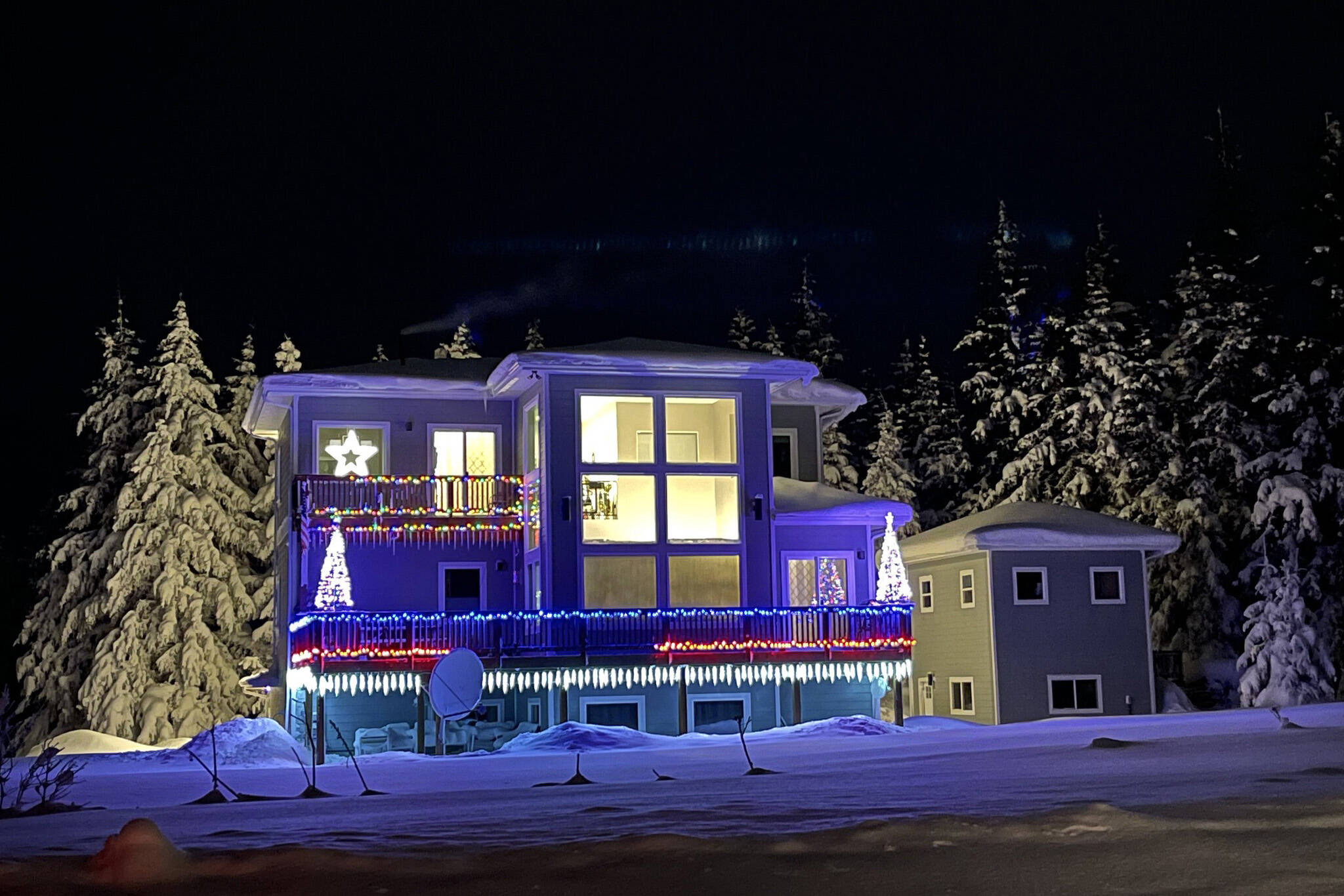 A homeon Skyline Drive is one of the displays the Homer Chamber of Commerce noticed on a driver around town. (Photo courtesy Homer Chamber of Commerce)
