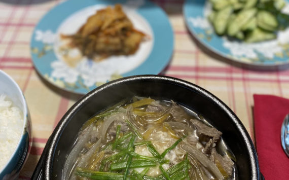 Bulkogi Stew, a mixture of beef steak, potato starch noodles, green onions and broth, is enjoyed as part of the Korean harvest festival, Chuseok. (Photo by Tressa Dale/Peninsula Clarion)