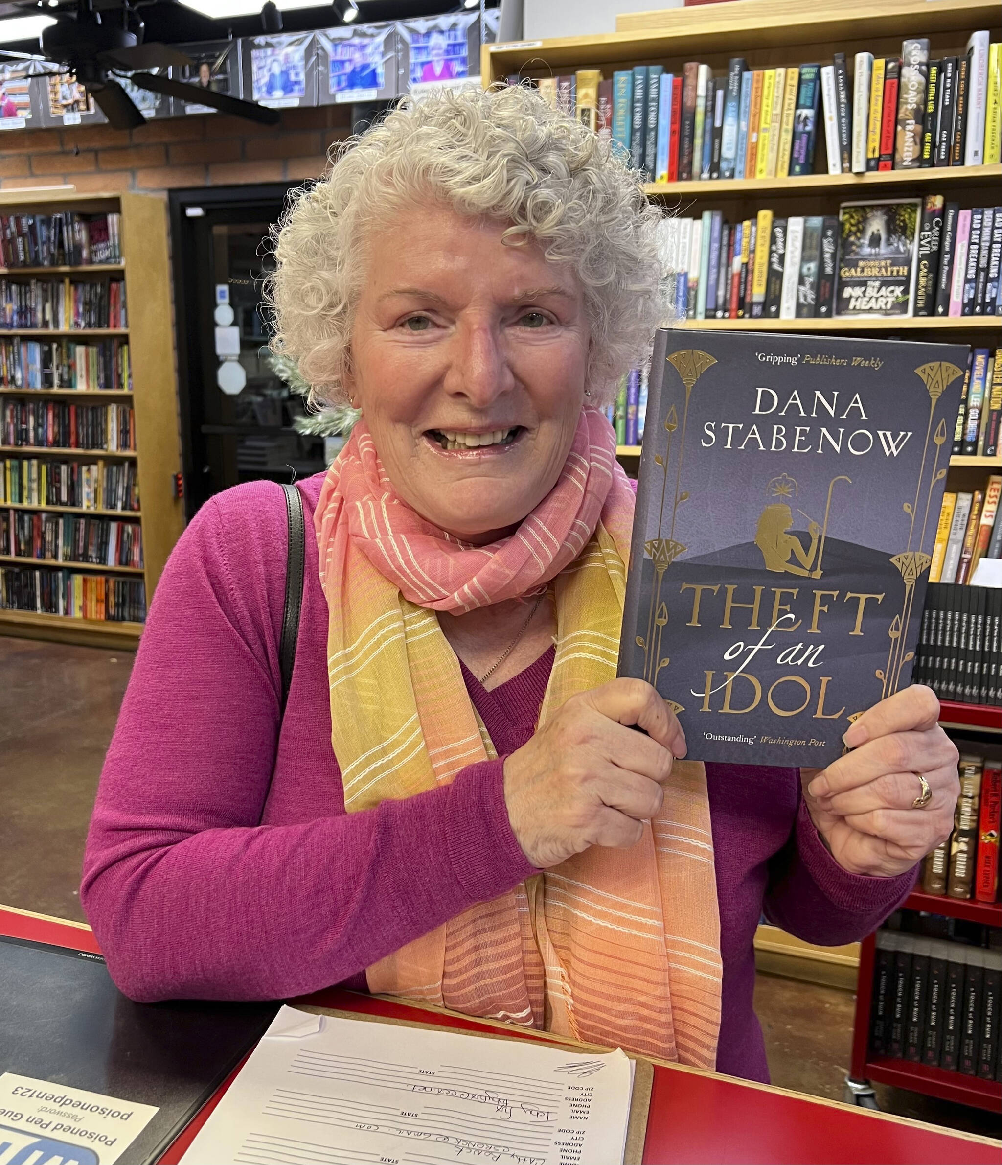 Dana Stabenow at a recent booksigning at the Poisoned Pen Bookstore in Scottsdale, Arizona. (Photo by John Charles)