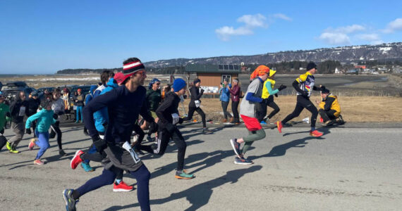 Photo by Emilie Springer/Homer News
Runners take off at the start line of the Sea to Ski Triathalon at Mariner Park in Homer, Alaska, on Sunday, April 1, 2023.