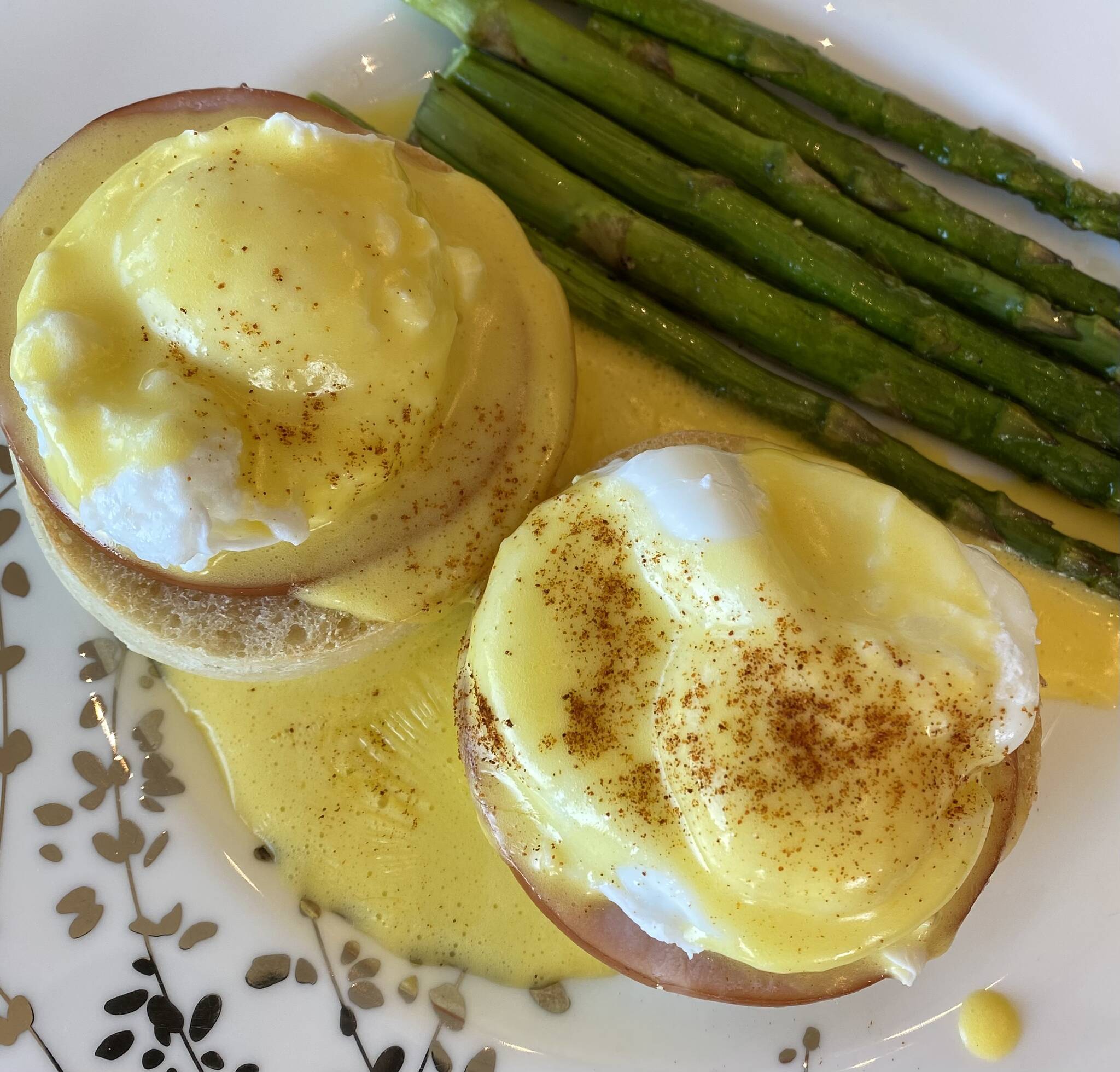 Tressa Dale / Peninsula Clarion
Hollandaise sauce is served on poached eggs.