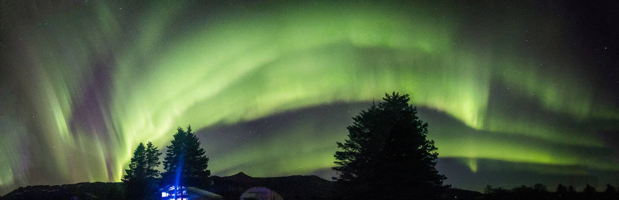 The aurora borealis is photographed from Kachemak City, 4.5 miles down East End Road in Homer, Alaska, on Sunday, April 23, 2023. (Photo by Taz Tally/Courtesy)