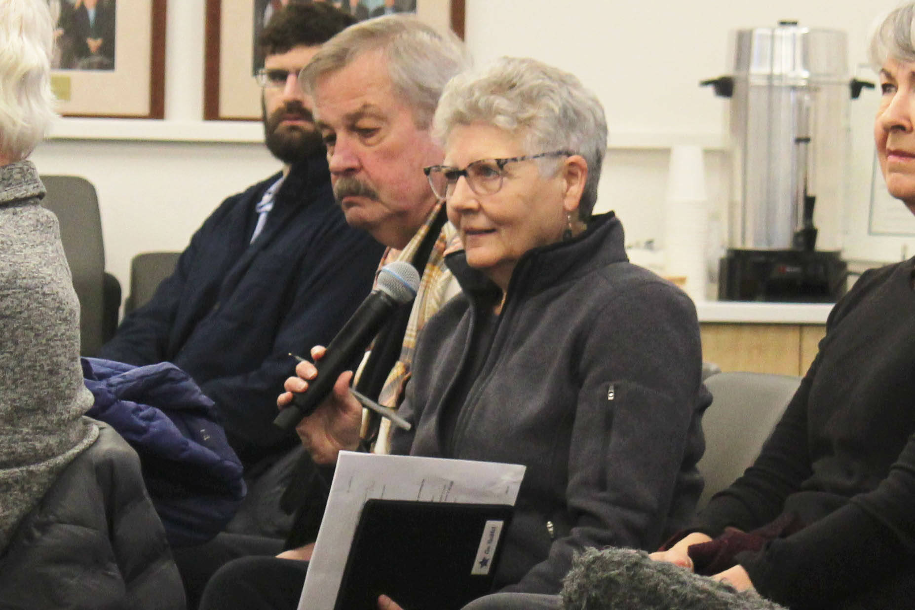 LaDawn Druce asks Sen. Jesse Bjorkman a question during a town hall event on Saturday, Feb. 25, 2023, in Soldotna, Alaska. (Ashlyn O’Hara/Peninsula Clarion)