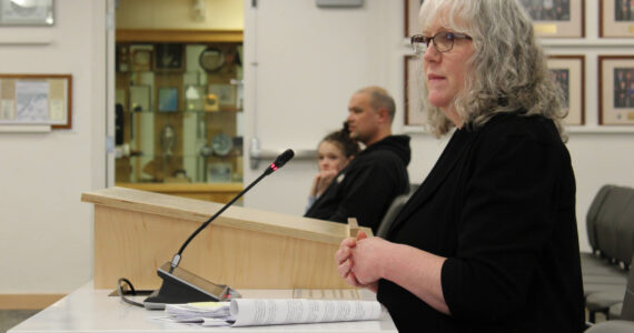 Ashlyn O’Hara/Peninsula Clarion
Kenai Peninsula Borough School District Board Member Debbie Cary speaks during a meeting of the Kenai Peninsula Borough Assembly on Tuesday, April 5, 2022, in Soldotna.