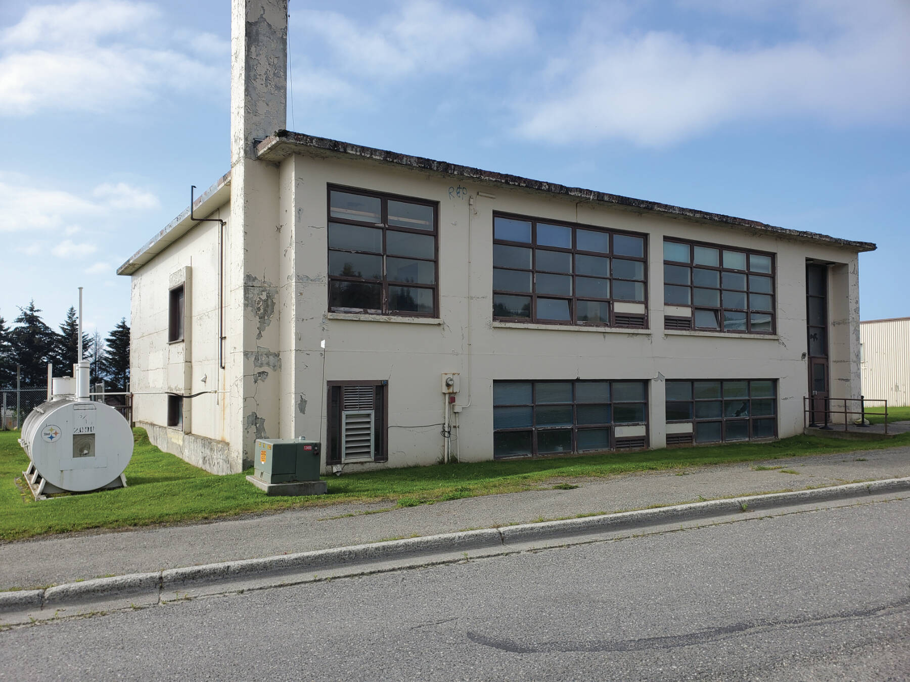 The smaller Homer Education and Recreation Center building, also called HERC 2, photographed on Friday, Aug. 18, 2023 in Homer, Alaska. (Delcenia Cosman/Homer News)