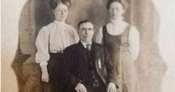 James Forrest Kalles (shown here with his daughters, Margaret and Emma) became the guardian of King David Thurman’s estate in early 1915 after Thurman went missing in 1914 and was presumed dead. (Public photo from ancestry.com)