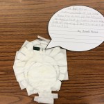 Berend Pearson's turkey disguised itself as a mummy and wants people to eat ham instead of turkey because there are more pigs than turkeys. It also warns that if you try to eat it, it will eat you first.