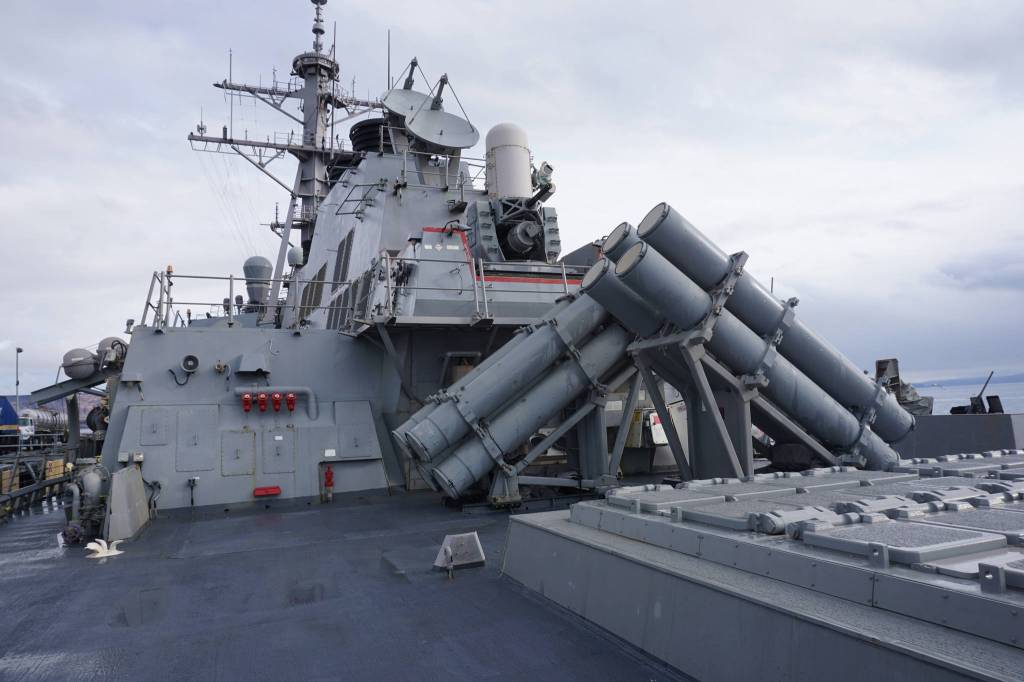 Homer gives huge welcome to USS Hopper