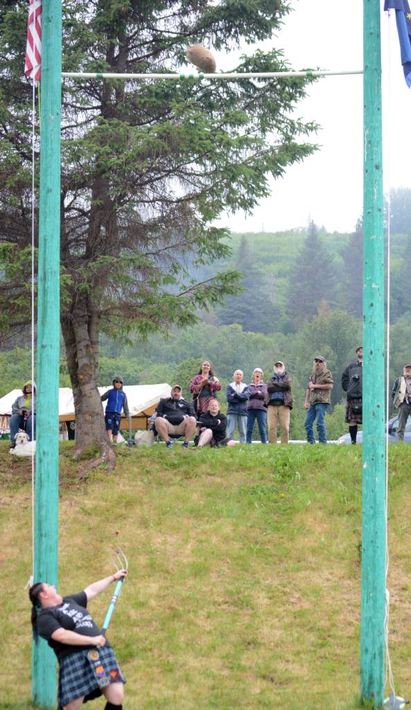 Mist doesn’t dampen spirit of Highland Games