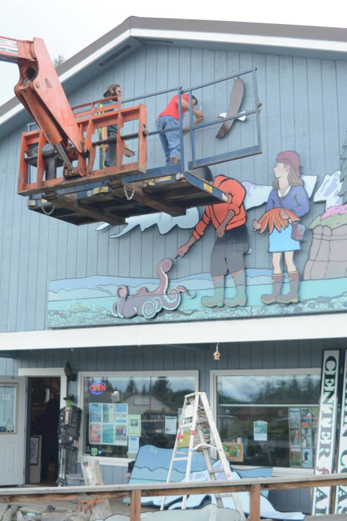 CACS installs new mural