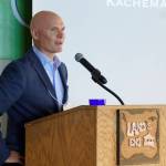Photo by Michael Armstrong/Homer News Kachemak Bay Writers&rsquo; Conference keynote speaker Anthony Doerr delivers the opening address at the start of the annual conference last Friday, June 5, at Land&rsquo;s End Resort.