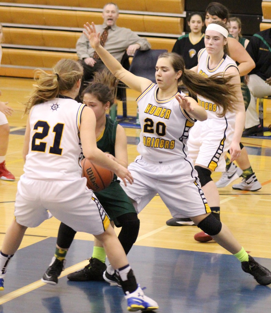 Mariners win, lose on Senior Night