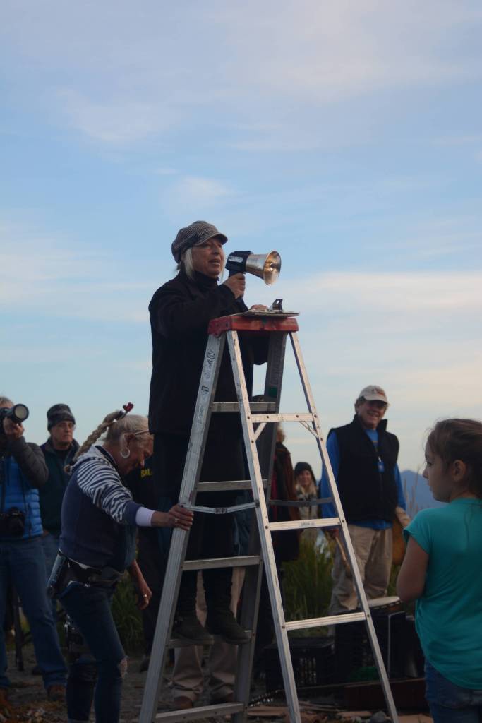 Artist and coordinator Mavis Muller speaks at the 2018 Burning Basket, Dream, on Sept. 9, 2018 at Mariner Park in Homer, Alaska. (Photo by Michael Armstrong/Homer News)