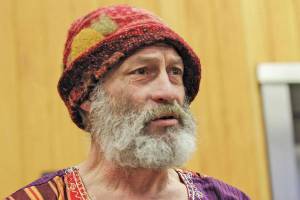 Man charged for nailing sign to governor’s mansion pleads no contest