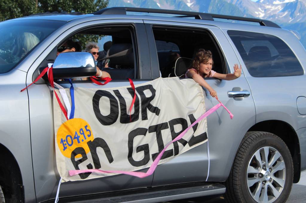 Supporters cheer Lydia Jacoby, who earned a gold and silver medal in the 2020 Olympics in Tokyo, Japan, on Thursday, Aug. 5, 2021. (Photo by Ashlyn O'Hara/Peninsula Clarion)