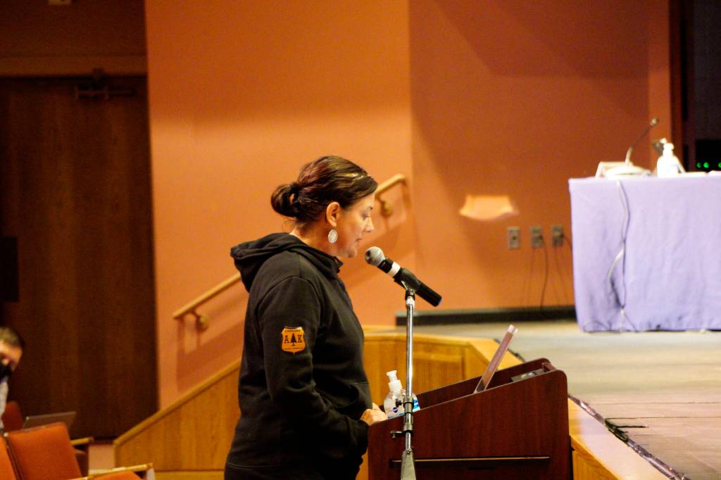 Nora Rosser speaks against mask mandates on Monday, Sept. 13, for the Kenai Peninsula School Board meeting at Homer High School in Homer, Alaska. (Photo by Michael Armstrong/Homer News)