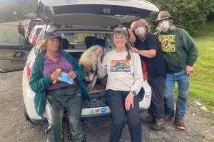 Colette Ireland, Thunder, Kathy Sarns, Donna Rae Faulkner and Don McNamara pose for a photo after rescuing Thunder and Allie from the ravine. (Photos by Elise Nacht Boyer and Janet Fink)