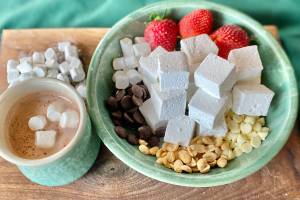 This spectacular and simple marshmallow recipe is an easy way to wow at holiday potlucks. (Photo by Tressa Dale/Peninsula Clarion)