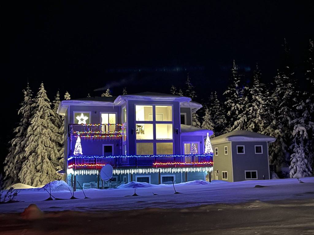 A homeon Skyline Drive is one of the displays the Homer Chamber of Commerce noticed on a driver around town. (Photo courtesy Homer Chamber of Commerce)