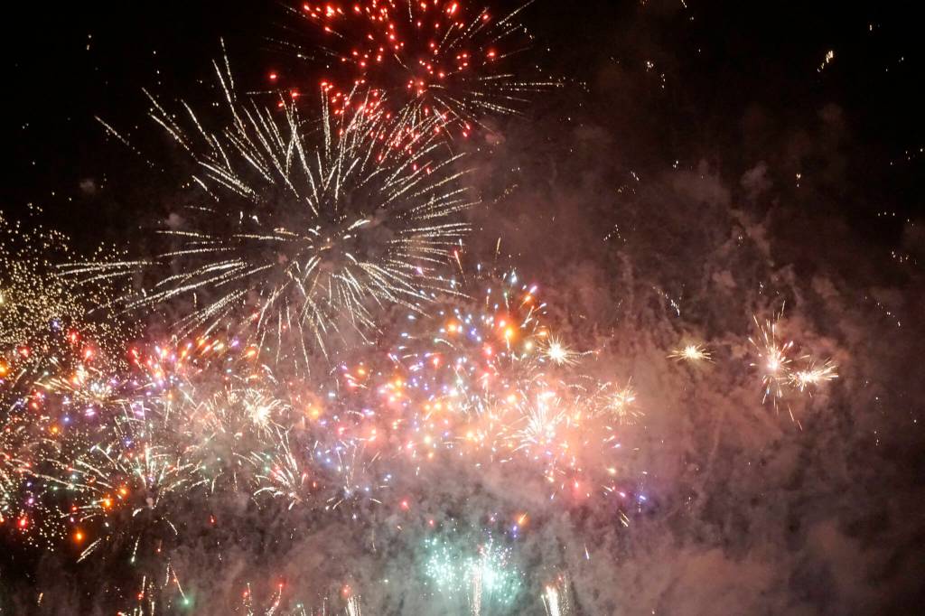 In the grand finale, fireworks explode for the fourth annual Fireworks Fantastical on New Years Eve, Dec. 31, 2021, over Mariner Park in Homer, Alaska. (Photo by Michael Armstrong/Homer News)