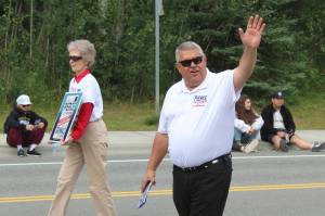 2022 gubernatorial candidate Charlie Pierce walks in the 65th annual Soldotna Progress Days Parade on July 23 in Soldotna . (Ashlyn OHara/Peninsula Clarion)