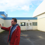 Paint chips on the exterior of school buildings at Soldotna Elementary School on Friday, Sept. 30, 2022, in Soldotna, Alaska. (Ashlyn OHara/Peninsula Clarion)