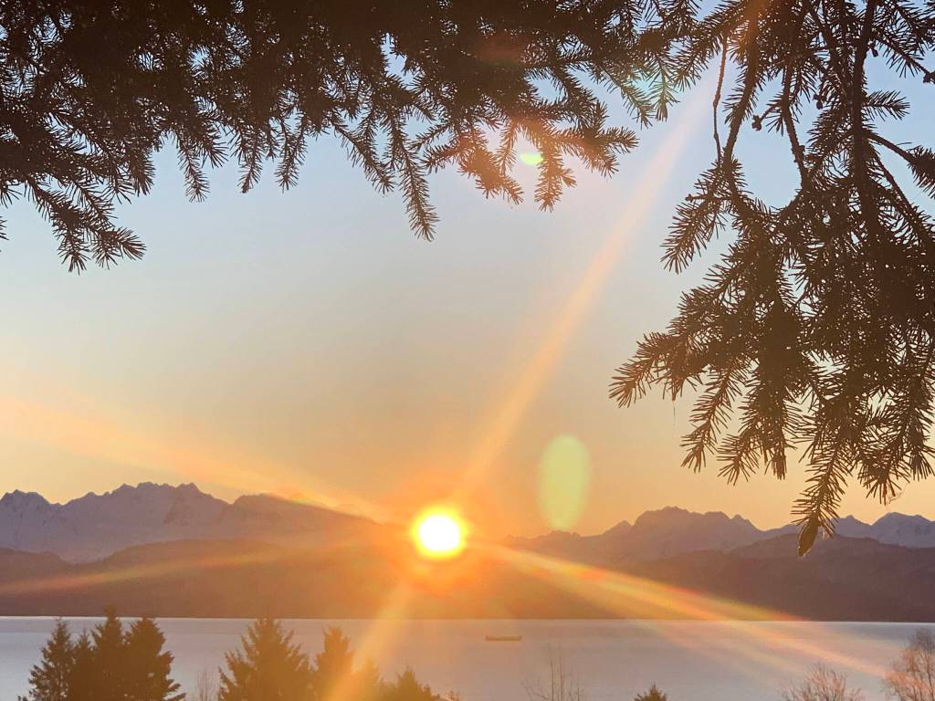 Sunrise view from mile 5 East End Road (Photo by Christina Whiting/Homer News)