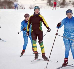Sewards Katie Van Buskirk races in the pace at the Turkey Skate on Tuesday, Nov. 21, 2023, at Tsalteshi Trails just outside of Soldotna, Alaska. (Photo by Jeff Helminiak/Peninsula Clarion)