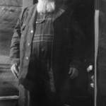 Photo courtesy of the 
Peggy Arness Collection
John Peter Russian Pete Kalning spent many winters on Tustumena and Skilak lakes.