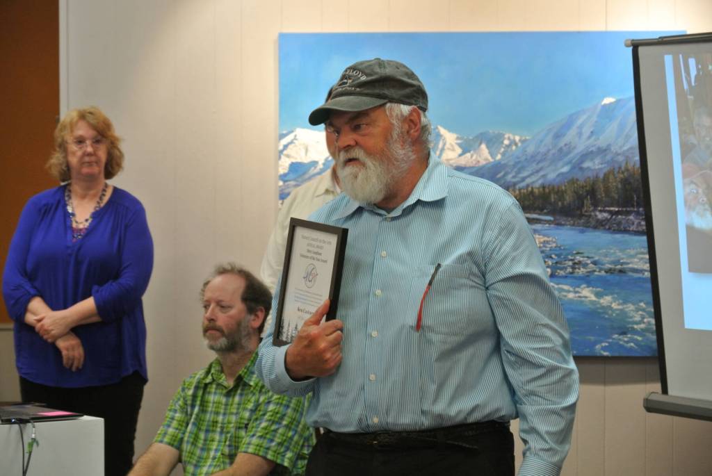 Former Homer mayor Ken Castner addresses the audience after receiving the Mary Langham Volunteer of the Year award at Homer Council on the Arts annual Community Arts Award Ceremony on Saturday, July 19, 2025, in Homer, Alaska. (Delcenia Cosman/Homer News)